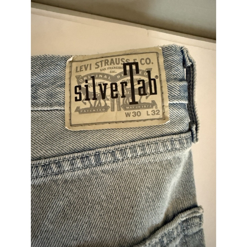 Y2K 90s Silvertabs Loose Fit, Lite Wash Distressed Denim Jeans 30x32
